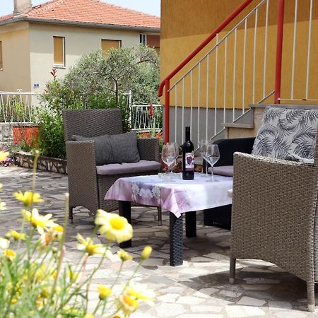 Apartman Modry Pula Exteriör bild
